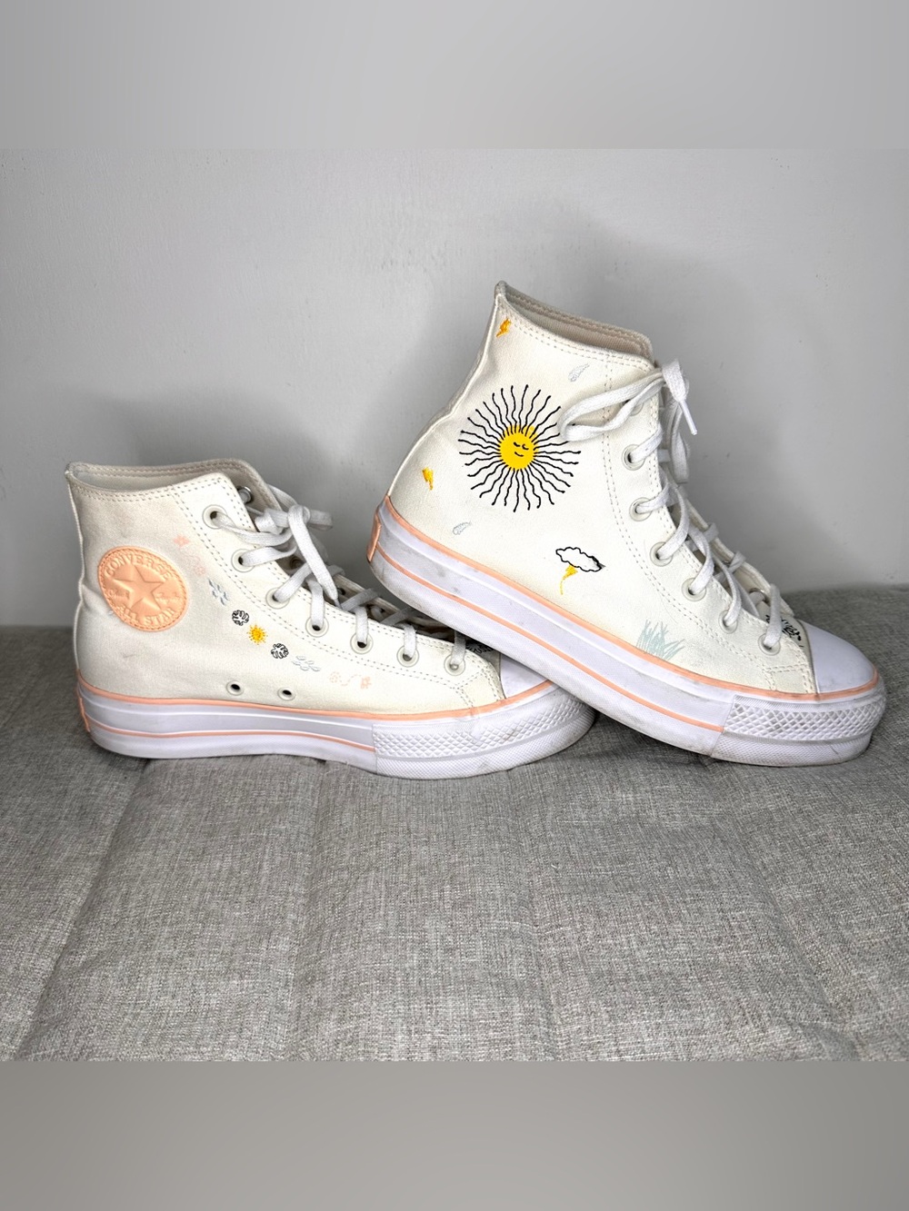 Converse Chuck Taylor All Star Lift Platform Women's 9.5 Floral Athletic Shoes